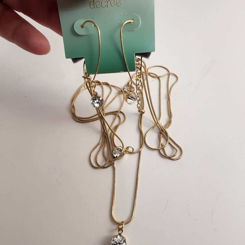 Decree necklace & earrings set